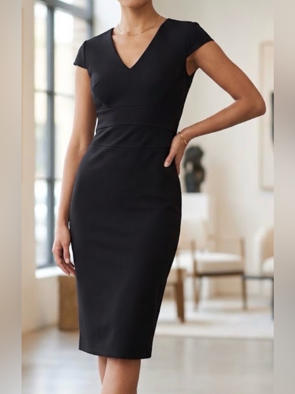 Donna Morgan Woman Black V-Neck Midi Sheath Dress Size 4